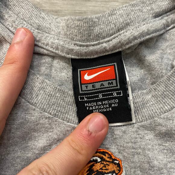 VINTAGE OREGON STATE UNIVERSITY NIKE LARGE 00S T-SHIRT - Picture 4 of 5